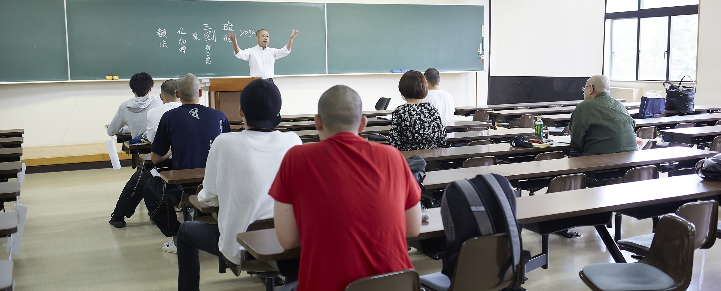 searchしても出ない答えがここにある 高野山学生イメージ